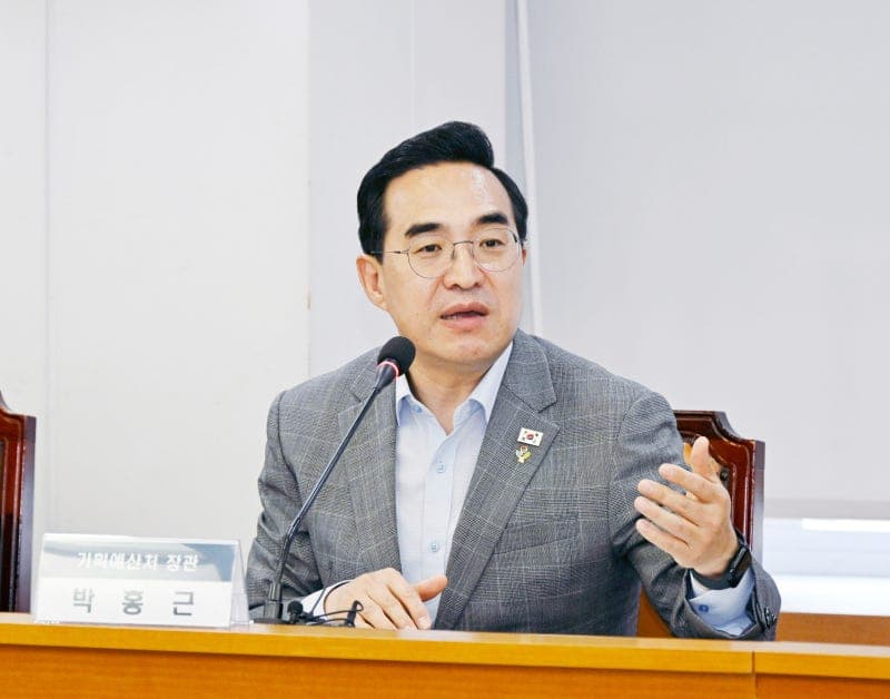 박홍근 "교육교부금 개편, 초중등 재정 안 깎고 1인당 지원 확대…고등·평생·유아 교육에 재투자"