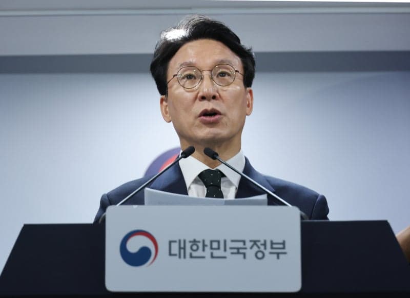 김민석 총리 "검찰 보완수사권 폐지 정부 입장 최종 정리"…정청래 "시간 끌기" 비판