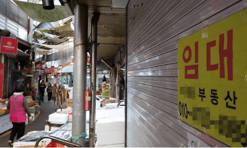 "은퇴 후 치킨집 차렸다가 쪽박" 고령 자영업자 빚 10년새 4.2배…'금융 취약고리' 경고