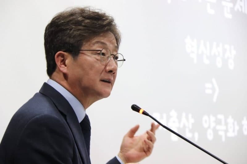 유승민 "선택적 모병제? 지지율 떨어져 병역까지 포퓰리즘에 동원" "잔꾀 안 통한다"