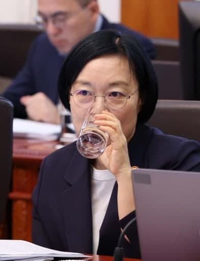한성숙 청문회 첫날부터 여야 격돌…野 "맹탕 청문회" vs 與 "정쟁의 장"