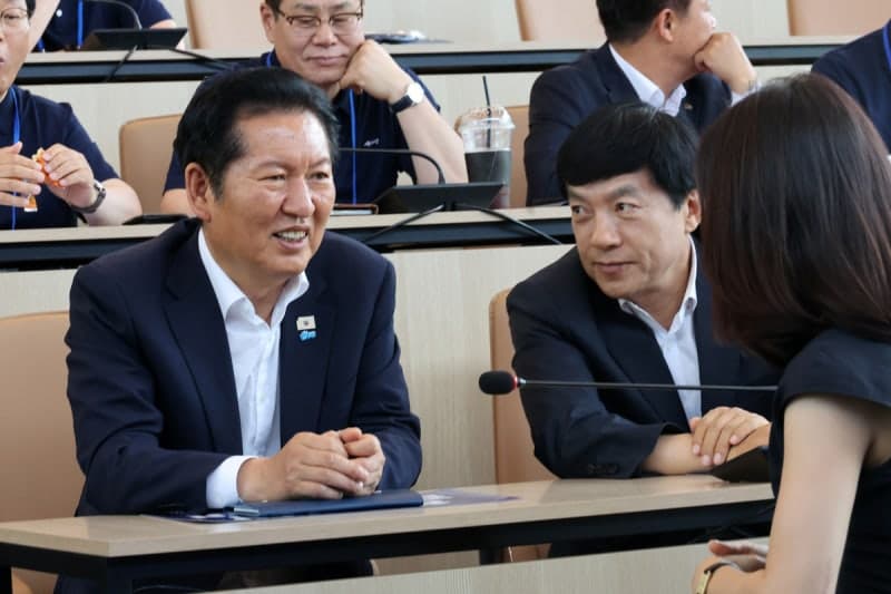 정청래 "국회서 보완수사권 불가역적 폐지…시행령 준비해달라"
