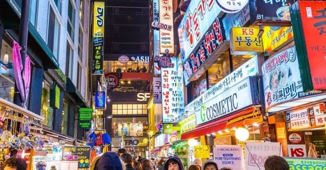 외국인 10명 중 7명 찾는 명동, K-뷰티 넘어 K-의료관광 허브로 성장