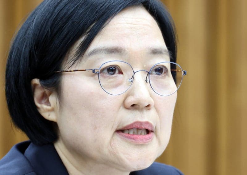 한성숙 청문회, '미용실 원장 헐값 매매' 의혹에 "선정적" 울컥…여야 공방