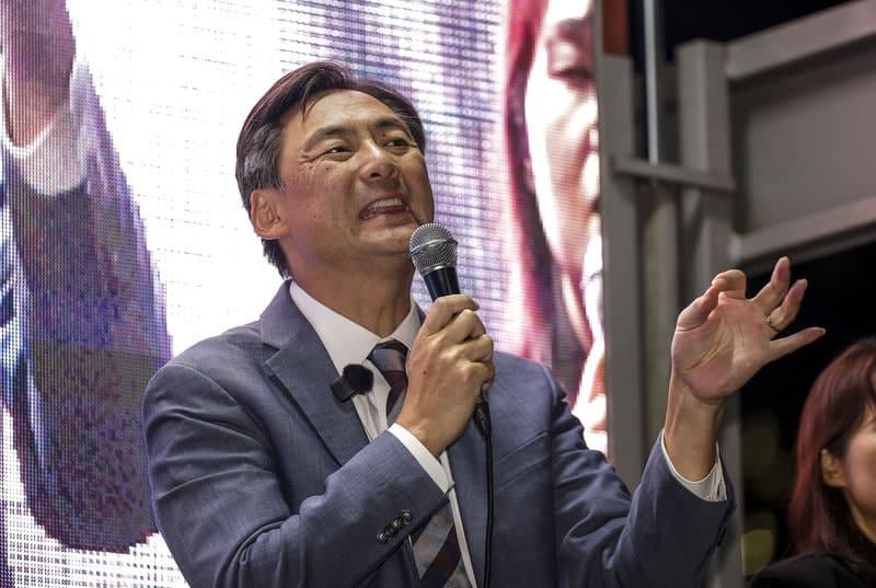 '李대통령 명예훼손' 모스 탄, 비공개 경찰 출석…"출국 정지 연장 땐 법적 대응"