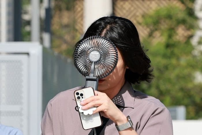 주말 전국 맑고 낮 최고 32도 '후끈'…내륙 30도 이상 무더위