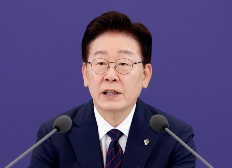 이 대통령 "호르무즈 남은 韓 선박 3척도 주말 안에 나올 것…안보 당국 쾌거"