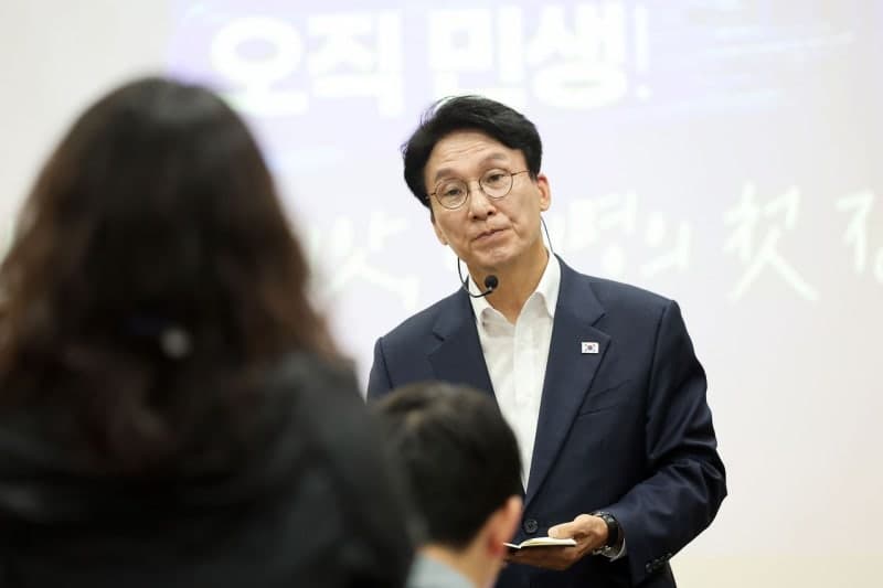 정청래·김민석, '보완수사권' 놓고 신경전…與 당권경쟁 연일 과열