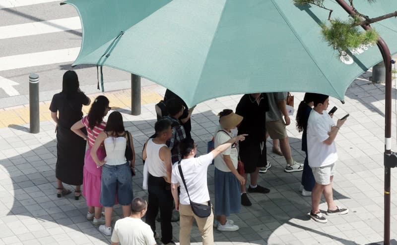 전국 대체로 맑음…낮 최고 32도 더위, '나들이 어디갈까'