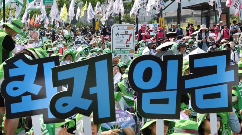 민주노총 "기업 돈 넘쳐나는데 노동자 뒷전" 최저임금 1만2000원 압박