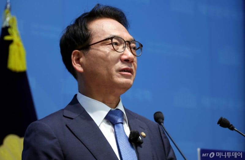 鄭·金·宋 등판 앞두고 유시민도 참전…민주당 전대 노선대결 본격화