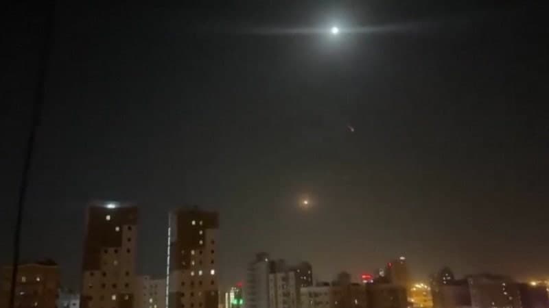쿠웨이트, 방공망 가동 "적대적 미사일 공격 방어 중"
