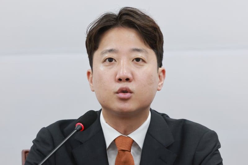 이준석 "국힘 윤리위 칼끝은 늘 '덜 충성하는 사람' 향해…충성은 국기 맹세뿐"