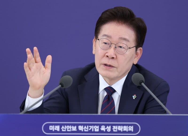 李대통령 "尹정부서 이미 확인" 호남 반도체 투자 공세에 "국힘 의원들, 이상한 말 자제해야"