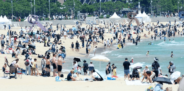 월요일 낮 최고 33도 무더위…수도권·중부 내륙 소나기
