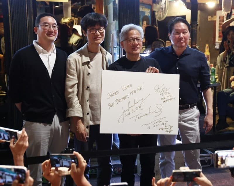 “경찰에 밥 사고 싶다” 젠슨 황 가족, K-치안에 감탄하며 감사 이메일 보내