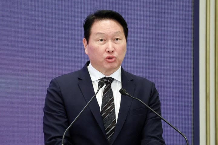 최태원 "SK, AI 데이터센터 1000조·반도체 확장 1100조 투자"