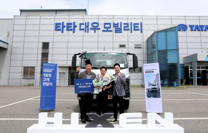 “도심 물류·특장 시장 공략”…타타대우모빌리티, 중형트럭 ‘하이쎈 1호차’ 인도