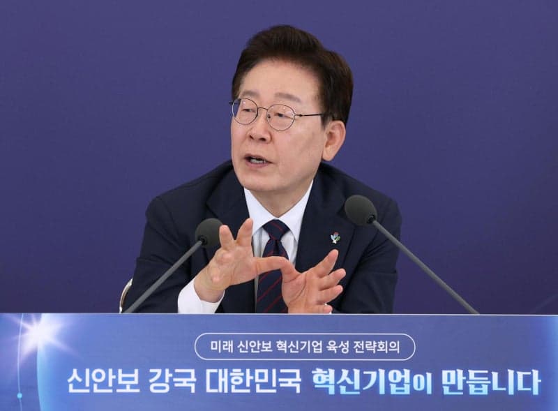 이재용·최태원, 李대통령 '3대 메가프로젝트'서 "반도체 투자" 직접 발표