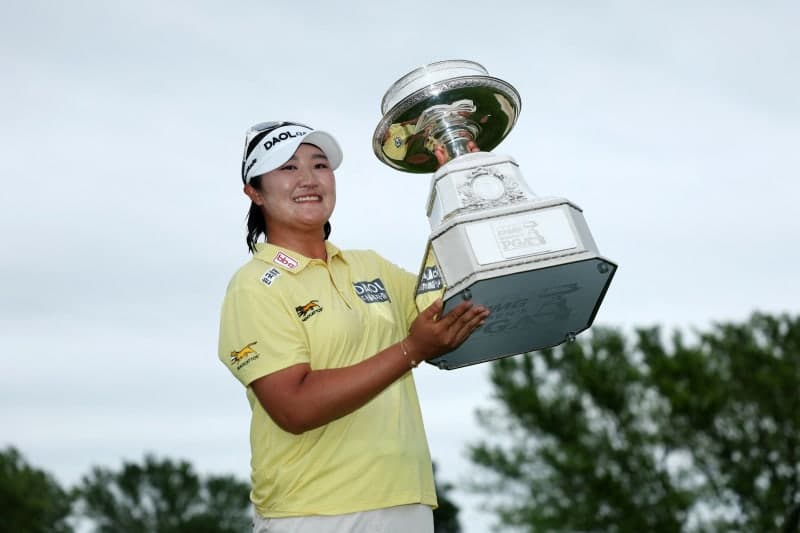 유해란, 여자 PGA챔피언십 제패…첫 메이저 우승으로 통산 4승째