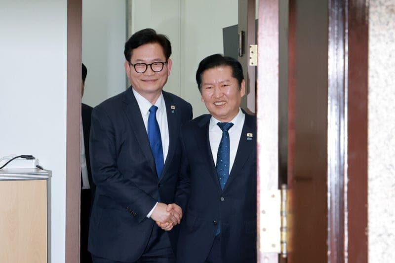 유시민 '재건축론'에 與 계파 갈등 고조…'열린우리당 분당 상기' 지적도