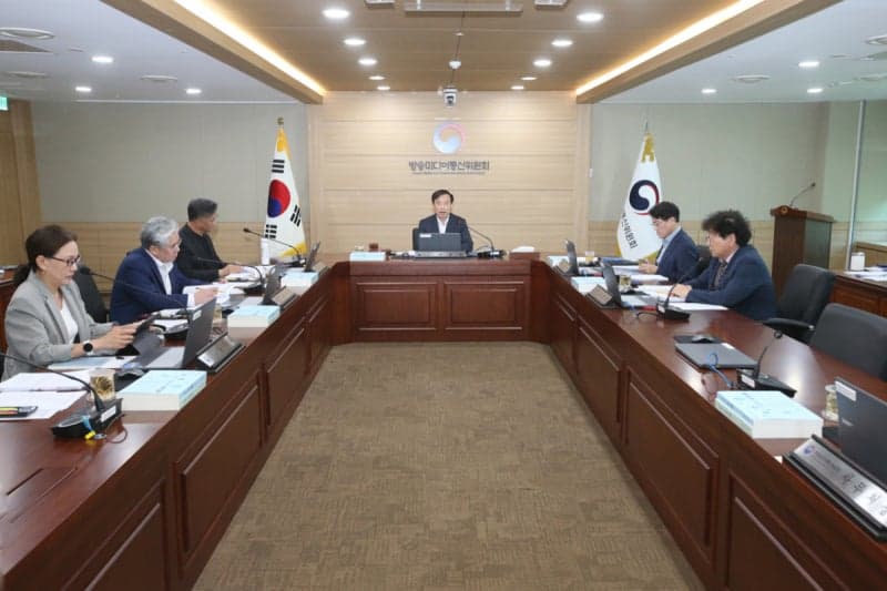100만명 플랫폼 '허위정보 규제' 7월 시행…카톡 등 메신저 포함, 검색·오픈마켓은 제외
