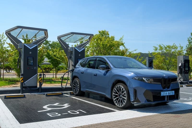 BMW 그룹 코리아, 국내 최초 공용 '400㎾ 초급속 충전기' 설치…"프리미엄 충전 경험 제공"