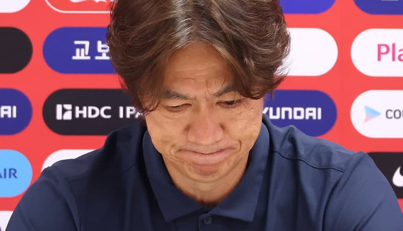 “한국축구 사지로 몬 감독, 영원히 떠나야” 붉은악마, 홍명보 맹비난