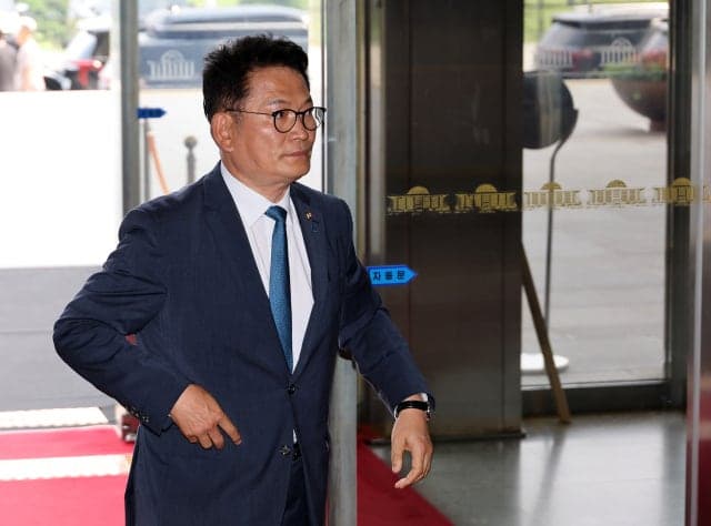 유시민 '재건축론' 촉발, 민주당 당권 노선 갈등 격화