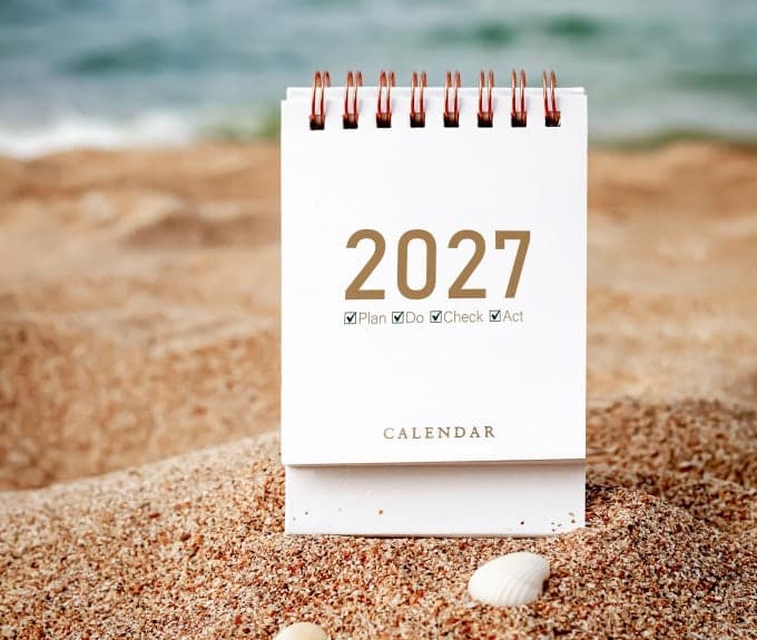 2027년 공휴일 72일, 주5일제 119일…3일 연휴 10번