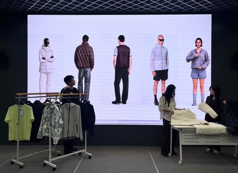 "AI로 질감·실루엣까지 구현" 영원무역, 3D 컬렉션 쇼로 친환경 디자인 선보여