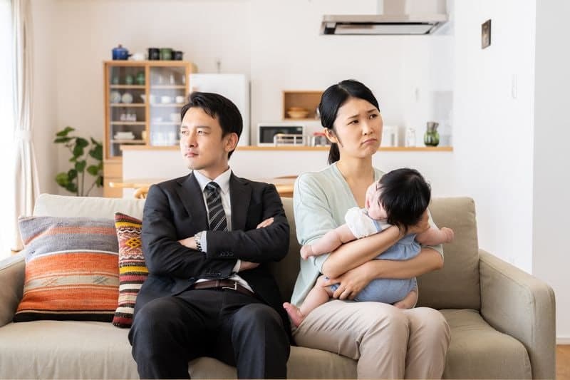 8개월 아기 두고 가출한 아내, 6개월 만에 이혼 소송 제기하며 양육권 요구