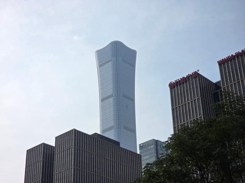 베이징 경비행기 빌딩 충돌 후폭풍...中 전역 '비필수 항공활동' 전면 금지