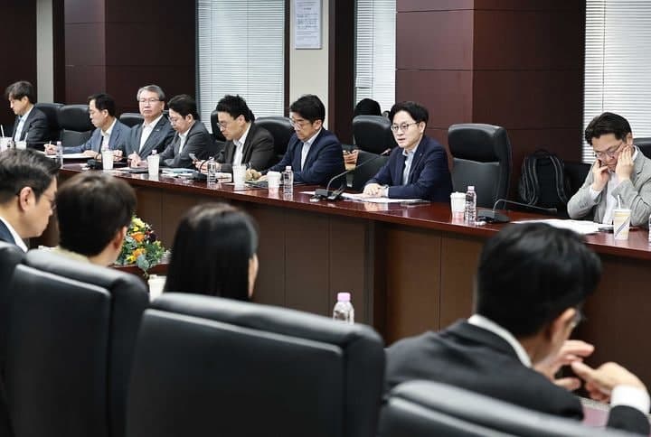 자원안보 경보 '하향', 원유 '주의'· LNG '해제'…대체물량 확보 '안정'