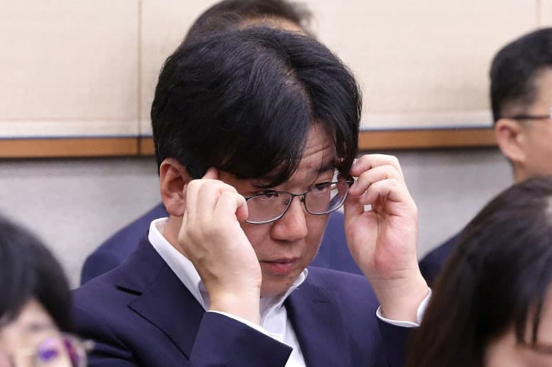 법무부, '관봉권 띠지 분실' 최재현·'로스쿨 문제 유출' 안미현 검사 감봉 1개월 징계