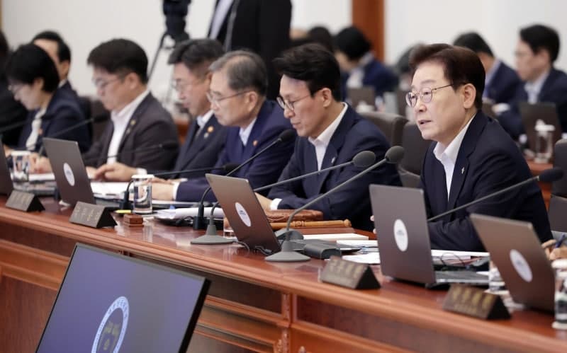 정부, 원유 위기경보 '경계'에서 '주의'로 하향…공공부문 차량 2부제→5부제 전환