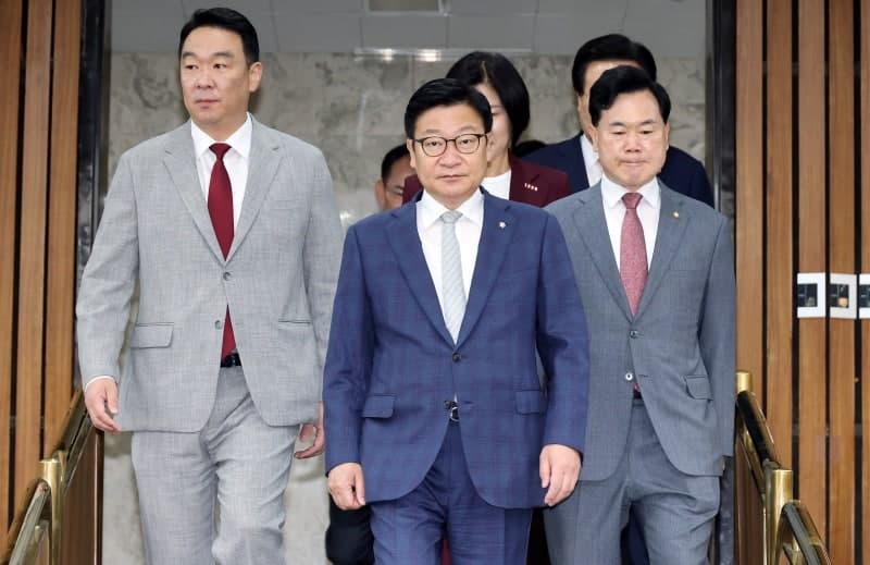 민주당, 독자 원 구성 강행 의지…한병도 "생떼 정치 두고 볼 수 없어"