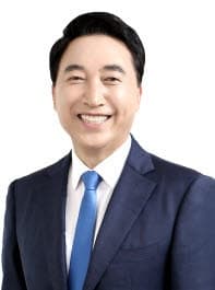 박수현 충남지사, 1호 결재로 '충효예 복원'과 '열린 도지사실' 추진