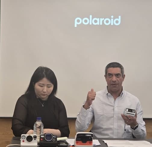 폴라로이드, "AI 시대일수록 아날로그"…한국 시장 재공략 시동