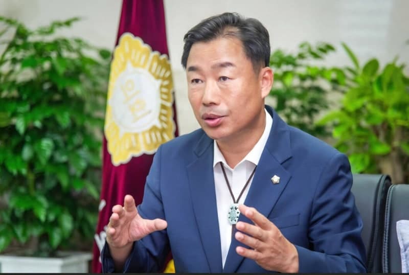 여주시의회, 박두형 의장·진선화 부의장 선출…제5대 의회 공식 출범