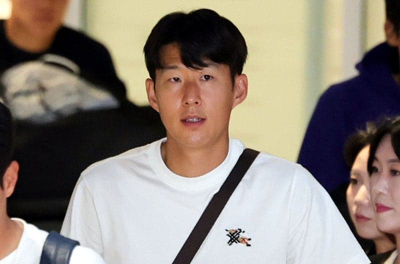 “고개 숙이지 말아요” 밤새 손흥민 기다린 팬들, 따뜻한 위로 건네
