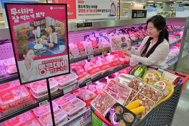 이마트, "수박 9500원·삼겹살 980원" 고래잇 페스타…한우 50% 할인