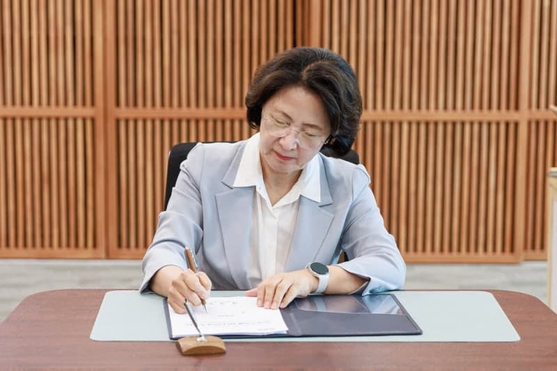 추미애 경기지사, 취임 첫날 1호 결재는 'K-반도체 혁신 대책'…직속 전략위 띄운다