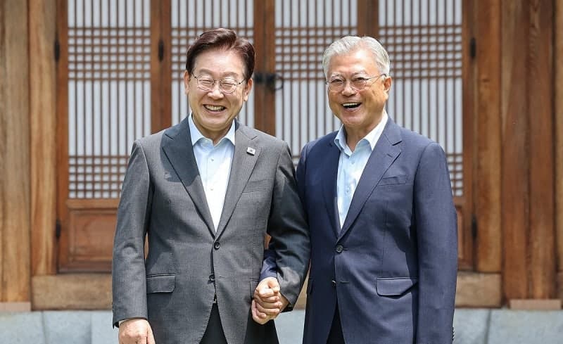 이재명-문재인, 민주진영 단합·외연확장 주문
