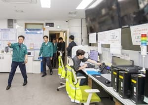김경대 용산구청장, 0시부터 첫 행보…1호 결재는 '용산개발·안전 기구 신설'