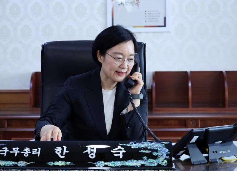 한성숙 총리 "호르무즈 해협 선박 24척 안전 이탈…남은 2척도 끝까지 챙길 것"
