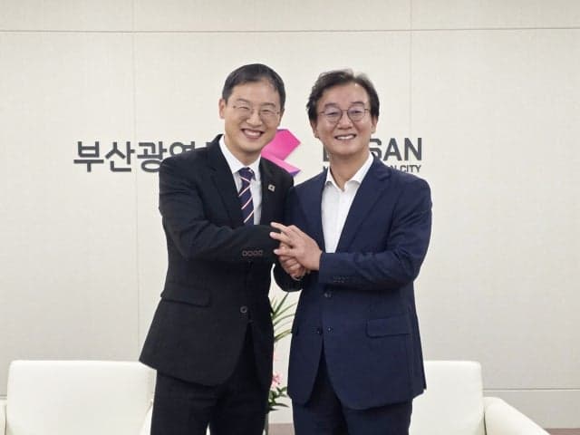 전재수 부산시장·김상욱 울산시장 첫 회동 "해변마라톤부터 엽시다" 부울경 협력 '첫발'