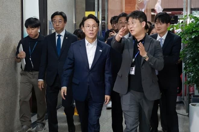 김민석 "당대표 두 번 할 필요 있나" 정청래 측 "총리하다 할 필요는 있나"…불붙는 3파전