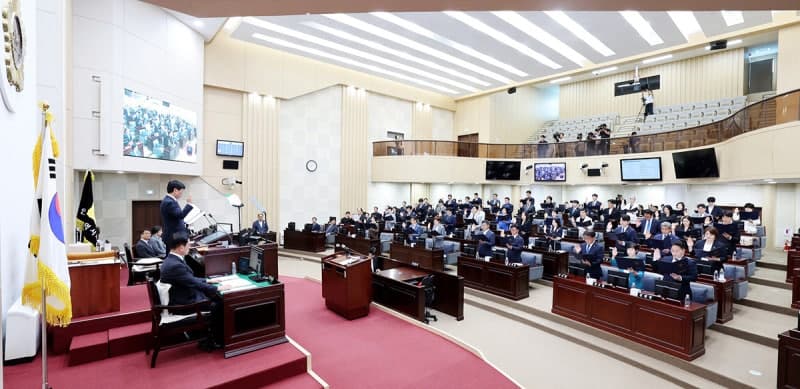 인천시의회, 전반기 의장단 선출 완료…의장에 박종혁, 부의장은 이순학·윤재상
