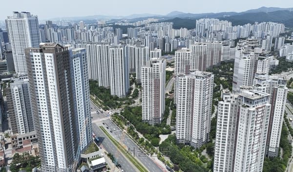 OECD "한국 부동산 세제, 거래세 낮추고 보유세 올려라" 직격탄